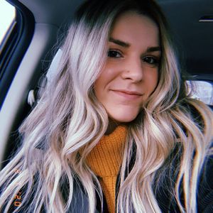 Meet your Posher, Abbey